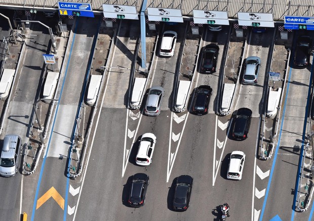 Autostrade: Toninelli, entro 5 anni nuove tariffe per tutti © ANSA