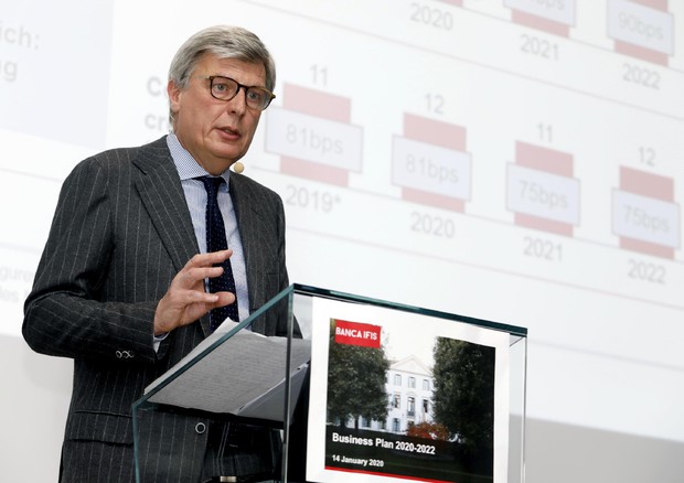 L'amministratore delegato di Banca Ifis, Luciano Colombini, alla presentazione del piano industriale triennale 2020/2022 © ANSA