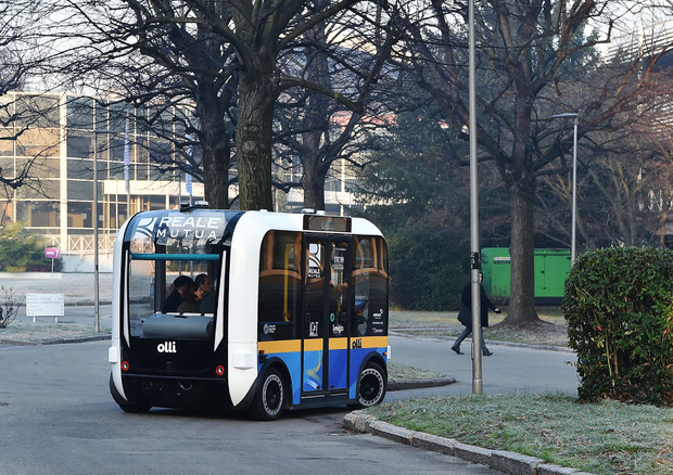 Viaggia a Torino futuro trasporti,ecco minibus autonomo Olli © ANSA