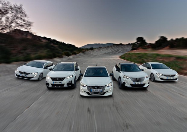 Peugeot Ecobonus,sconti fino a 11mila euro per cambiare auto © ANSA