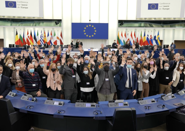 Gli 800 cittadini della Conferenza sul Futuro dell'Europa a Bruxelles il 2 dicembre (foto: Ansa)