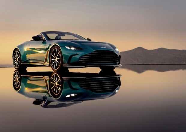 Aston-Martin-V12-Vantage-Roadster © Aston-Martin-V12-Vantage-Roadste