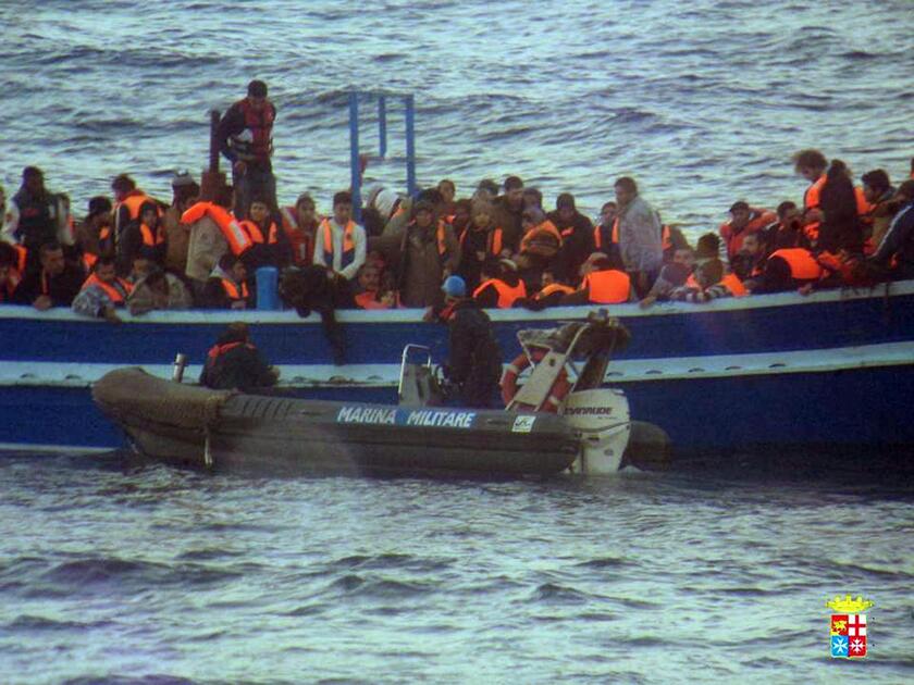 Immigrazione: 596 migranti soccorsi dalla Marina Militare - ALL RIGHTS RESERVED