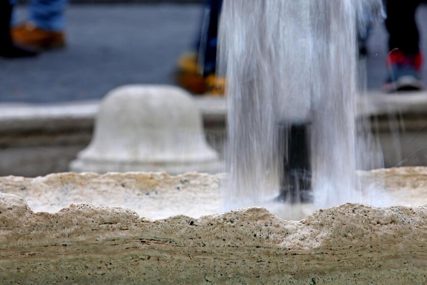 Rome 's Barcaccia fountain reopens - ALL RIGHTS RESERVED