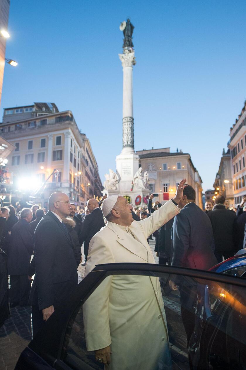 Pope Francis in Rome 's Piazza di Spagna - ALL RIGHTS RESERVED
