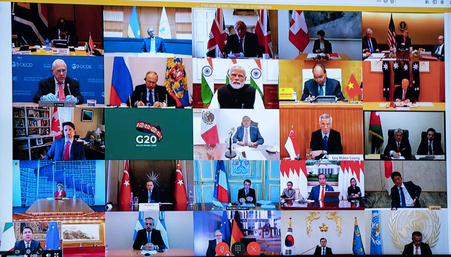 La videoconferenza dei leader dei Paesi del G20 vista da Palazzo Chigi dove il premier Giuseppe Conte partecipa al vertice ANSA/CHIGI PALACE PRESS OFFICE/FILIPPO ATTILI © Ansa