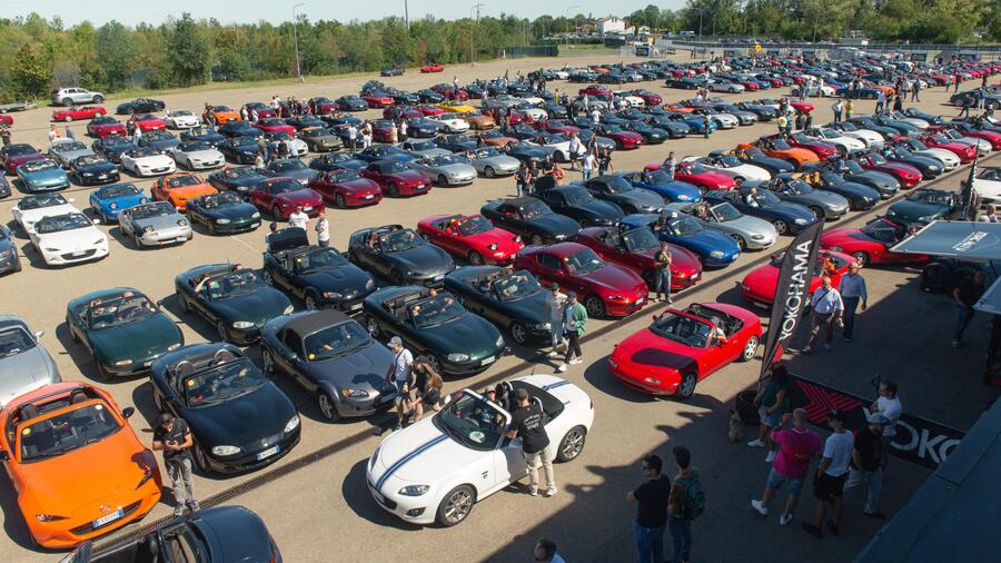 Mazda: il raduno di Modena entra nel grande libro dei record © 