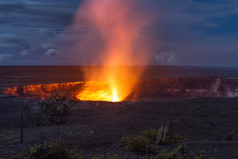 Un 'eruzione vulcanica nelle Hawaii (fonte: Chris Favero, Flickr) - RIPRODUZIONE RISERVATA