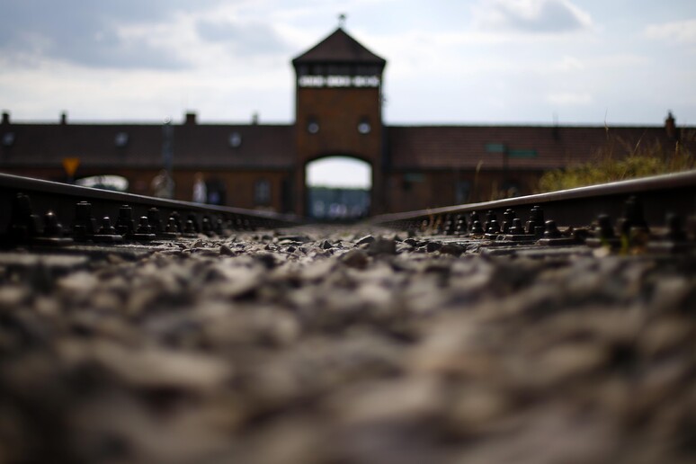 Sopravvissuti a Olocausto, più malati ma vivono più a lungo © ANSA/AP
