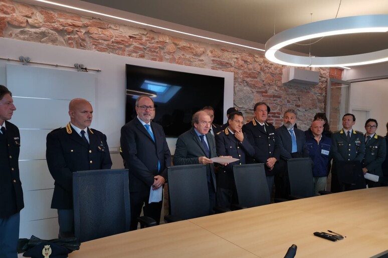Conferenza stampa in procura a Trento per indagine su contrabbando di carburante - RIPRODUZIONE RISERVATA