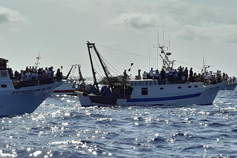 Pesca: Bellanova, sostegno anche a pescatori autonomi - RIPRODUZIONE RISERVATA