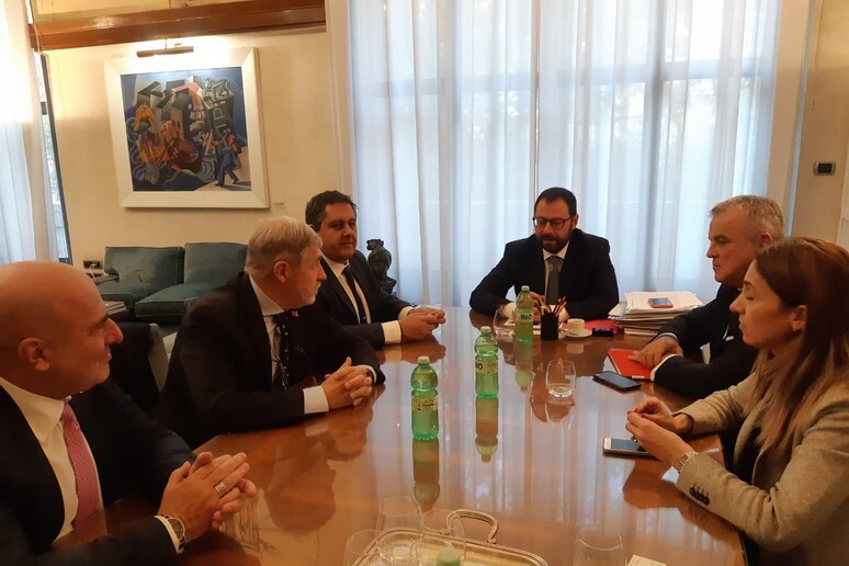 A.Mittal: Toti e Bucci incontrano il ministro Patuanelli - RIPRODUZIONE RISERVATA