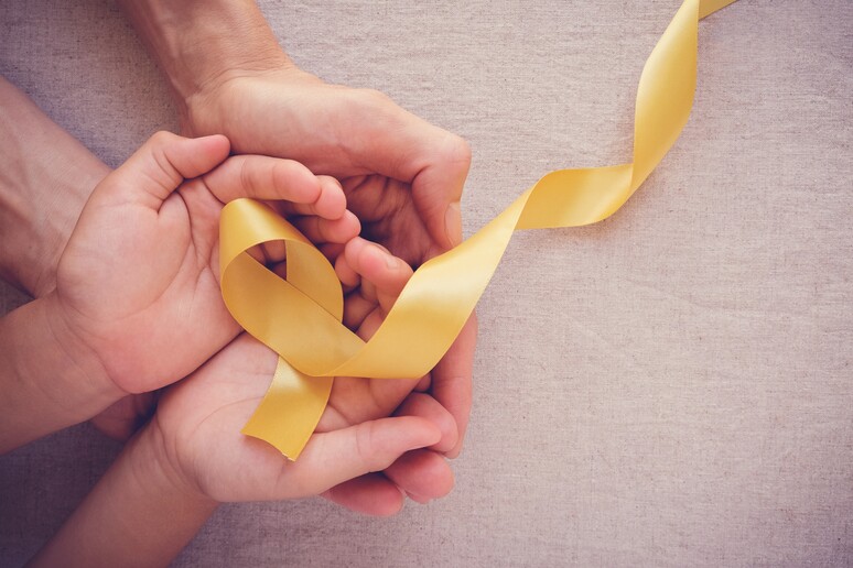 Il fiocco giallo, simbolo dei sarcomi, tumore raro -     RIPRODUZIONE RISERVATA