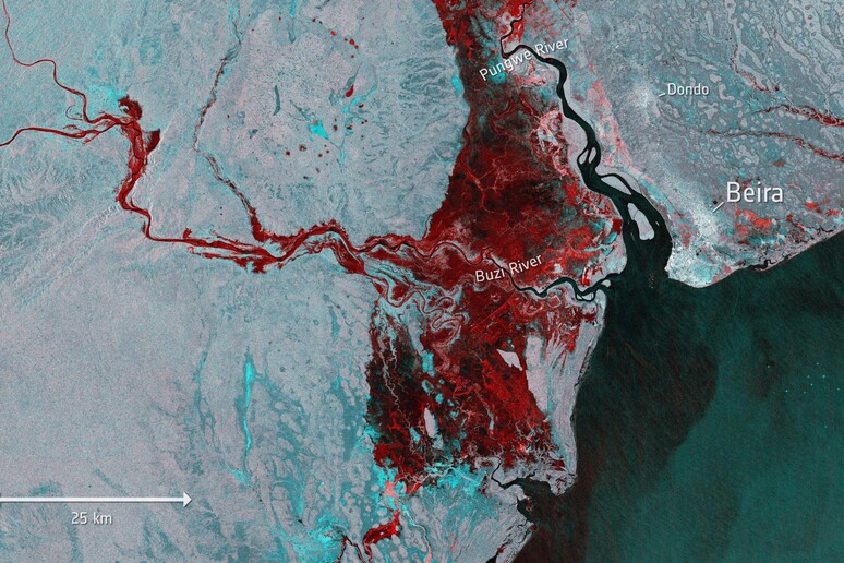 Foto del satelllite Copernicus Sentinel-1 dell 'alluvione (in rosso) in Mozambico © ANSA/EPA