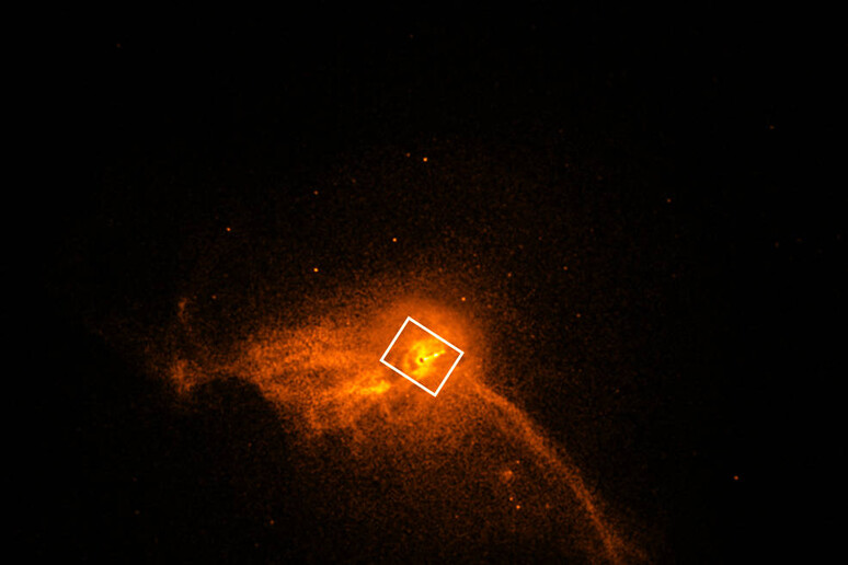 Il buco nero al centro della galassia M87 visto dal telescopio spaziale Chandra della Nasa (fonte:NASA/CXC/Villanova University/J. Neilsen) - RIPRODUZIONE RISERVATA