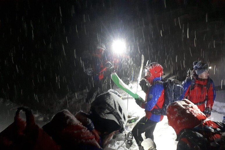 Scialpinisti tratti in salvo di notte in Alto Adige - RIPRODUZIONE RISERVATA