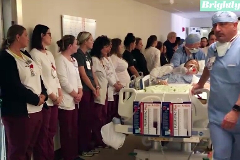 Il tributo all 'infermiera donatrici di organi - RIPRODUZIONE RISERVATA