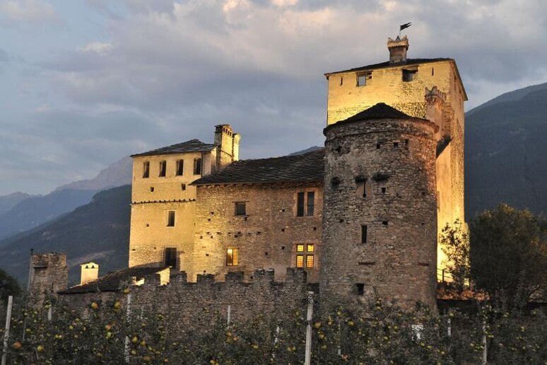 Il Castello Sarriod de la Tour di Saint-Pierre (Aosta) - RIPRODUZIONE RISERVATA