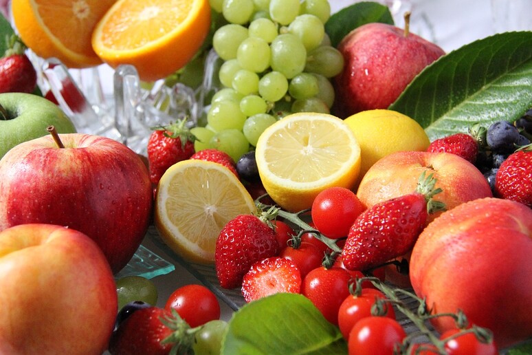 Arriva la top ten di frutta e verdura che abbronzano (fonte: Pixabay) - RIPRODUZIONE RISERVATA