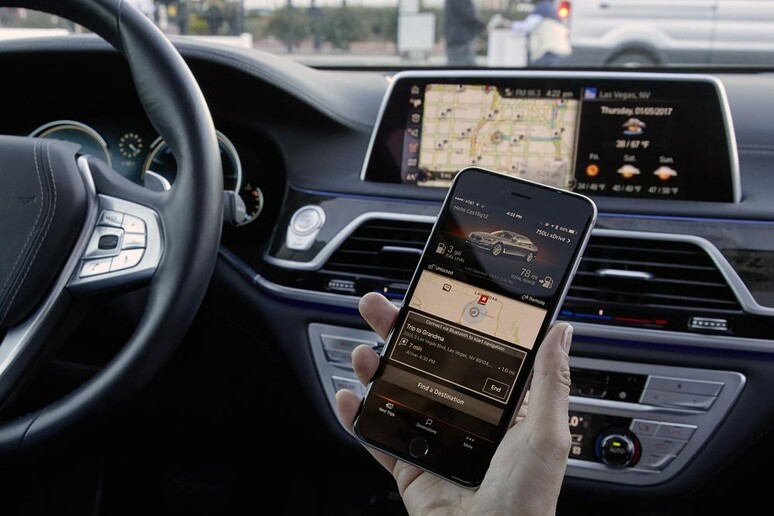 Display touch in auto come smartphone pericolose distrazioni - RIPRODUZIONE RISERVATA