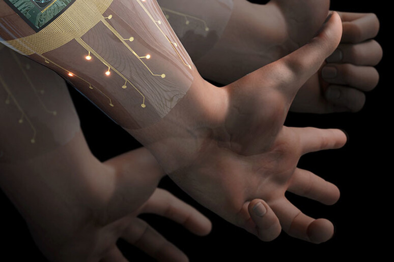 Un bracciale con biosensori che riconosce i gesti della mano - RIPRODUZIONE RISERVATA