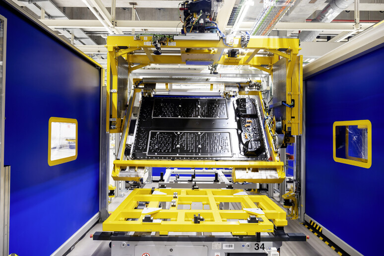 Mercedes-EQ, via a produzione sistemi batterie per nuova EQS © ANSA/Mercedes-Benz AG