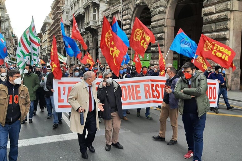 Leonardo:a Genova lavoratori in piazza per unit� Automazione - RIPRODUZIONE RISERVATA