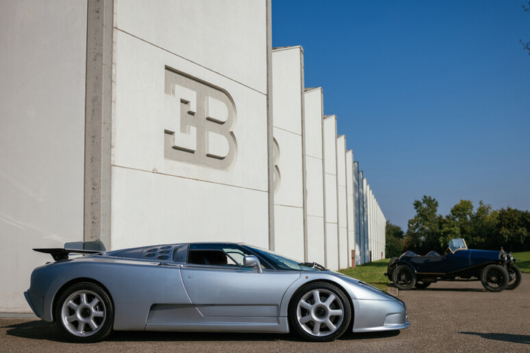 Bugatti celebra i 30 anni dal debutto della iconica EB110 © ANSA/Credit Bugatti