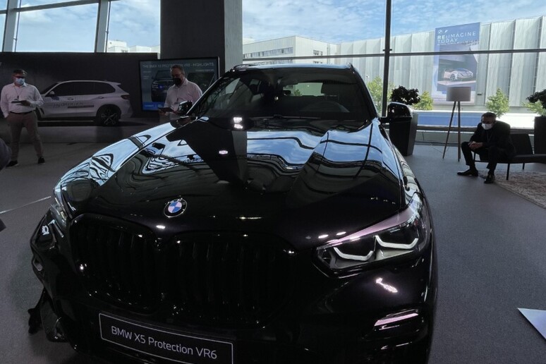 BMW iX5 Hydrogen e X5 Protection VR6: anteprime a Monaco - RIPRODUZIONE RISERVATA