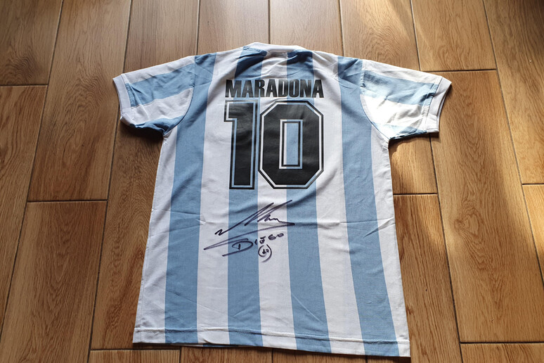 Maradona jersey - RIPRODUZIONE RISERVATA
