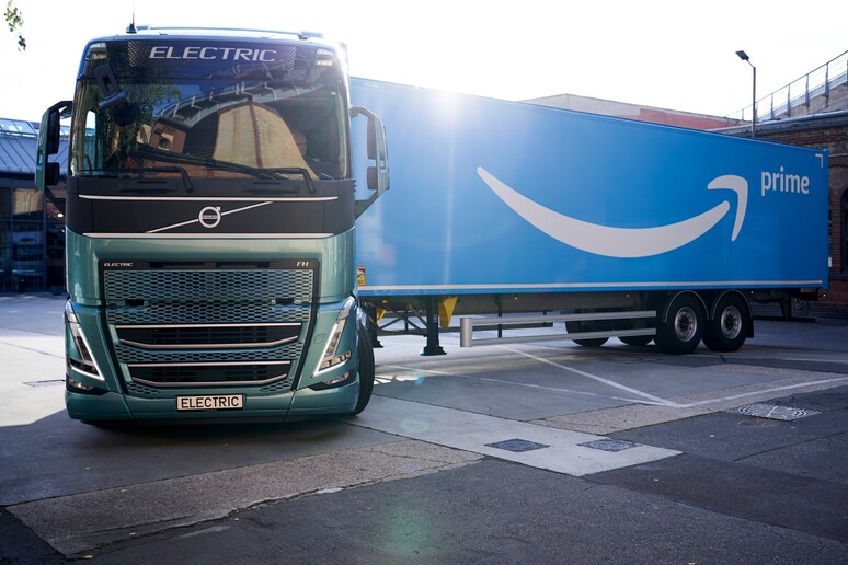 Volvo: 20 camion elettrici ad Amazon per i carichi pesanti - RIPRODUZIONE RISERVATA