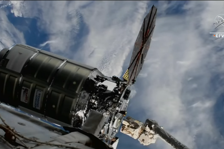 È attraccata con successo, alle 12,25 ora italiana, la navetta Cygnus che portava quattro tonnellate di rifornimenti per la Stazione Spaziale Internazionale (Fonte: NASA) - RIPRODUZIONE RISERVATA