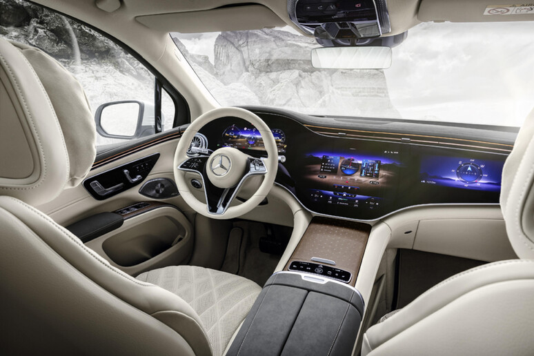 EQS Suv, concreta eleganza della nuova Mercedes elettrica © ANSA/Mercedes Media