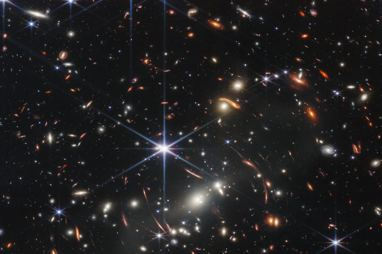 Migliaia di galassie riempiono questa immagine di Webb ad alta risoluzione nel vicino infrarosso dell 'ammasso di galassie SMACS 0723 (fonte: NASA, ESA, CSA, STScI) - RIPRODUZIONE RISERVATA