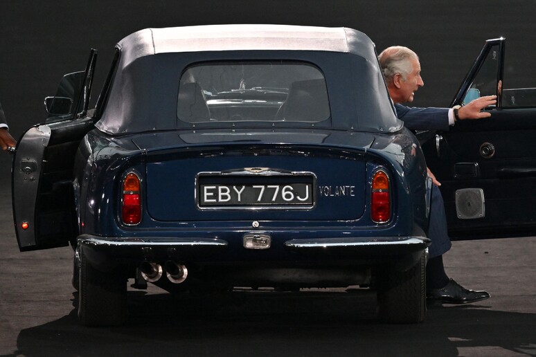 La Aston Martin di Carlo III © ANSA/AFP