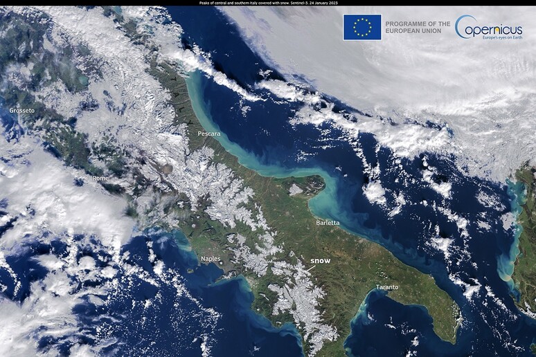 La neve sugli Appennini (fonte: Ue, Copernicus Sentinel-3) - RIPRODUZIONE RISERVATA