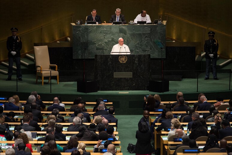 Papa Francesco parla all 'Onu. 25 settembre 2015. ANSA / L 'OSSERVATORE ROMANO - RIPRODUZIONE RISERVATA