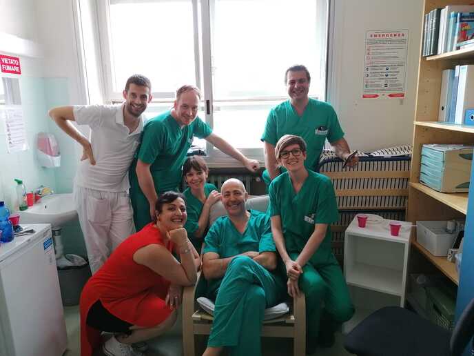 La squadra chirurgica di Torino che ha eseguito l 'intervento al cervello sul neonato - RIPRODUZIONE RISERVATA