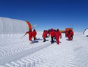 Al via in Antartide alla prima campagna di carotaggio del progetto ‘Beyond Epica Oldest Ice’ (fonte: R. Walther) (ANSA)