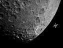 La capsula Orion vicino alla Luna (fonte: NASA TV) (ANSA)