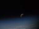 La Luna durante l'eclissi, vista dalla Stazione Spaziale (fonte: ESA-S.Cristoforetti) (ANSA)