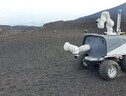 Sulle pendici dell'Etna sono in corso i test del rover autonomo dell’Agenzia Spaziale Europea (Esa), chiamato Interact, che dovrà raccogliere campioni sulla Luna (Fonte: ESA–K. Wormnes) (ANSA)