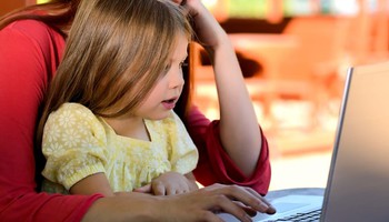 Diffuso nei giovanissimi il pregiudizio che l'informatica non sia una materia per le ragazze  (ANSA)