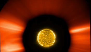 L'eruzione solare (sulla sinistra) ripresa dalla sonda Solar Orbiter (fonte: Solar Orbiter/EUI Team/Metis Team/SoloHI team/ESA & NASA) (ANSA)