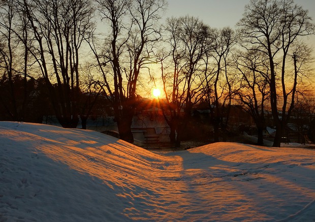 Il solstizio d'inverno 2021 coincide con il giorno più corto dell'anno (fonte: Pixabay) © Ansa