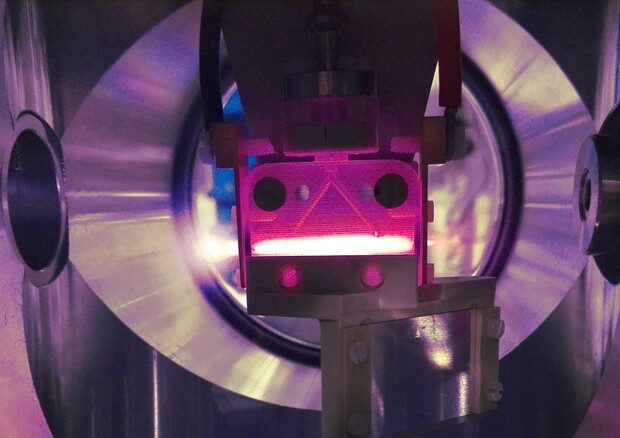 Il capillare contenente il plasma nell’esperimento (fonte: Angelo Biagioni, gruppo SPARC_LAB, LNF-INFN) © Ansa