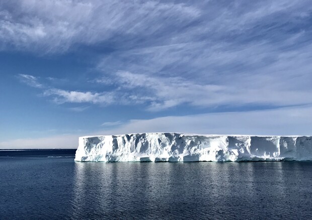 Piattaforme di ghiaccio dell’Antartide (fonte: Andy Thompson) © Ansa