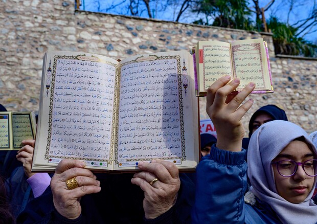 Svezia: estremista brucia il Corano, monta tensione © AFP