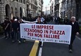 Genova, edili in corteo contro crediti incagliati (ANSA)