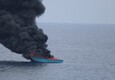 Migranti, barca in fiamme al largo della Libia (ANSA)